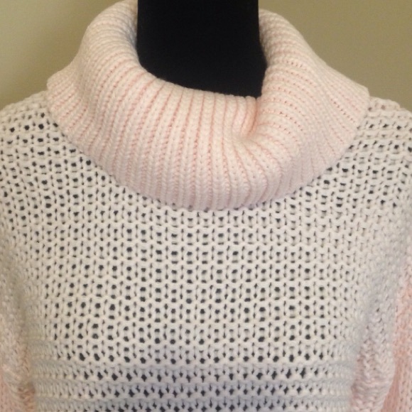 NWT Chunky Pink Oversized Cowl Neck Sweater - Picture 4 of 5